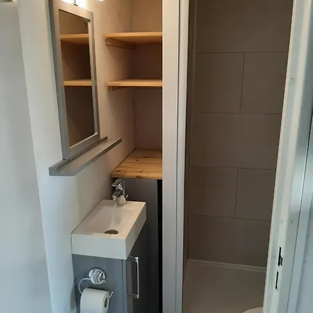 Au Bord De Apartment *