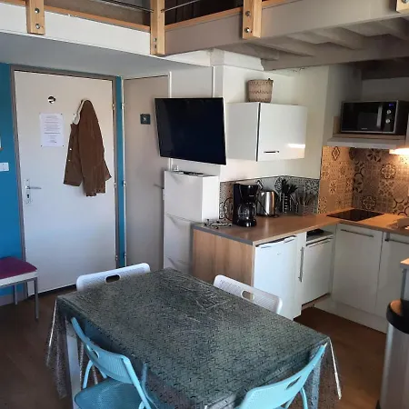 Au Bord De Apartment *